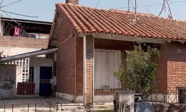 Casa en venta a refaccionar, San Isidro