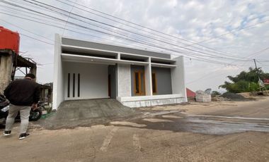 Rumah dijual mewah type downslope cantik murah pinggir jalan raya utama Cimahi Cipageran Hanya 500JTAN