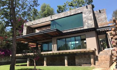 CASA EN VENTA EN EL CORAZON DE AVANDARO