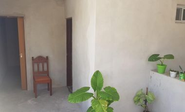 PROPIEDAD EN LOTE PROPIO CON LOCAL COMERCIAL, 6 DEPARTAMENTOS DE 2 AMBIENTES Y ENTRADA PARA AUTOS.
