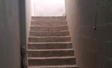 PROPIEDAD EN LOTE PROPIO CON LOCAL COMERCIAL, 6 DEPARTAMENTOS DE 2 AMBIENTES Y ENTRADA PARA AUTOS.