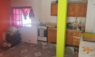 PROPIEDAD EN LOTE PROPIO CON LOCAL COMERCIAL, 6 DEPARTAMENTOS DE 2 AMBIENTES Y ENTRADA PARA AUTOS.