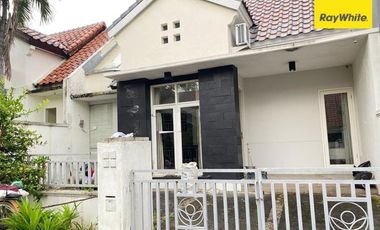 Disewakan Rumah Bangunan 1,5 Lantai di Taman Puspa Raya