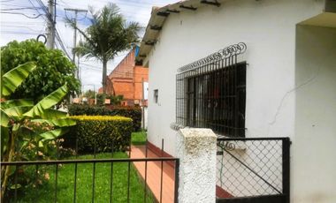 Casa Lote en venta Av. Chilacos Chia