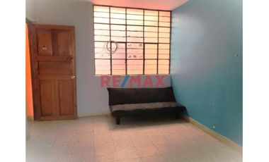 🏡📍 Ubicación estratégica: A solo unos pasos del parque Quinta Julia y a pocas cuadras del centro de Piura. Cerca de avenidas principales como Don Bosc