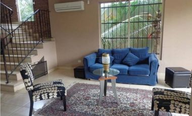 CASA 4RC 296M2 PASEO DORADO EN CONDADO DE REY
