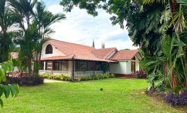 casa campestre en venta en alfaguara. Cod V4940