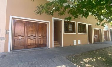 Duplex 4 Ambientes con Patio. Parrilla y Garaje.