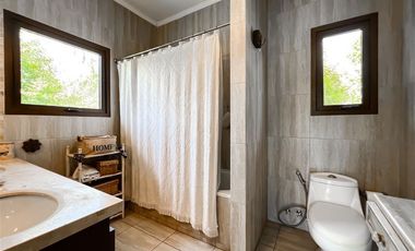 Casa En Venta En Requínoa (las Mercedes, Condominio) JARDÍN