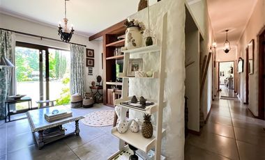 Casa En Venta En Requínoa (las Mercedes, Condominio) JARDÍN