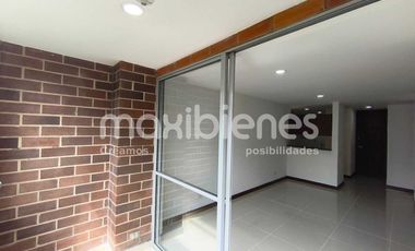 apartamento en arriendo en loma el chocho. Cod A64780