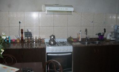 CASA en PEREZ GALDOS 854