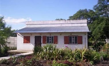 RANCHOS : Chacra Preciosa de 1,5 hra. con casa de 120 m2 reciclada. Vista Campestre.Añosa Arboleda c/Frutales.A 500 Mts RP Nr.20 y del ctro.IDEAL PROY