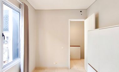 Rumah 2 Lt SHM Hadap Timur 15 menit ke AEON Mall BSD City J-47488