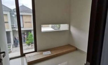 Rumah siap huni Pantai Mentari Listrik 3300 watt STRATEGIS