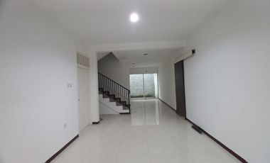 Rumah Disewakan 5 KT di Tebet Jaksel - Akses Jalan 2 Mobil