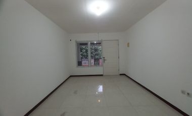 Rumah Disewakan 5 KT di Tebet Jaksel - Akses Jalan 2 Mobil