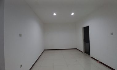 Rumah Disewakan 5 KT di Tebet Jaksel - Akses Jalan 2 Mobil