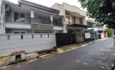 Rumah Disewakan 5 KT di Tebet Jaksel - Akses Jalan 2 Mobil
