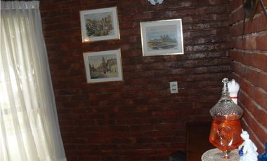 MOGOTES ; CHALET 4 AMBIENTES MUY COMODO-