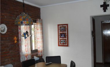 MOGOTES ; CHALET 4 AMBIENTES MUY COMODO-