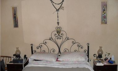 MOGOTES ; CHALET 4 AMBIENTES MUY COMODO-