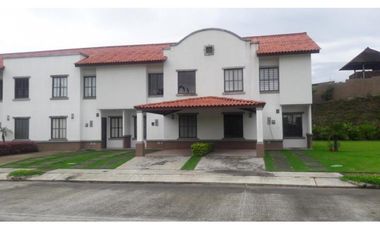 VENTA CASA EN VILLA ZAITA CON AREA SOCIAL CONJUNTO CERRADO
