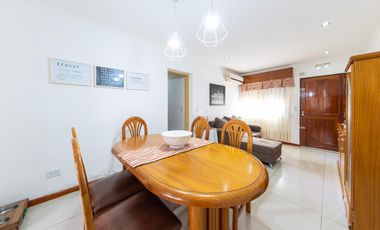 EN VENTA - CASA TRES DORMITORIOS - BARRIO ESPAÑA Y HOSPITALES