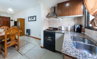 EN VENTA - CASA TRES DORMITORIOS - BARRIO ESPAÑA Y HOSPITALES