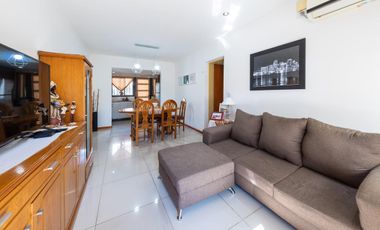 EN VENTA - CASA TRES DORMITORIOS - BARRIO ESPAÑA Y HOSPITALES