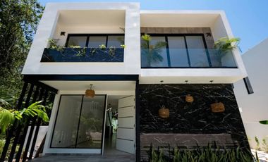 Casa con alberca privada, Sala de TV, zona con amenidades, venta Ciudad Mayakoba