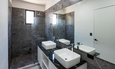 Casa con alberca privada, Sala de TV, zona con amenidades, venta Ciudad Mayakoba