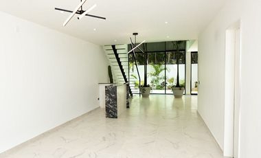 Casa con alberca privada, Sala de TV, zona con amenidades, venta Ciudad Mayakoba
