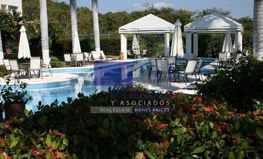 A16 Villa con alberca interior frente a la marina en Ixtapa