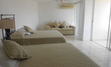A16 Villa con alberca interior frente a la marina en Ixtapa