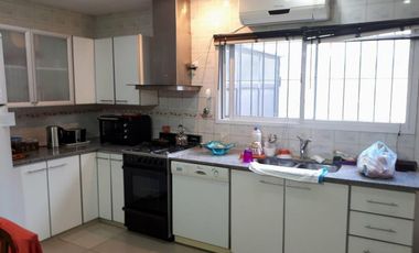 Hermosa casa de 5 ambientes, Quilmes Oeste.