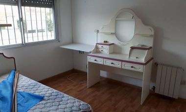 Hermosa casa de 5 ambientes, Quilmes Oeste.