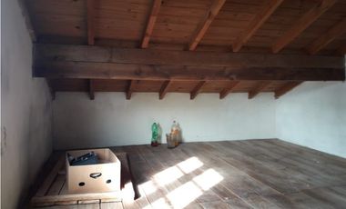 VENTA CASA 3 AMB GRAN PARQUE Y GALPON barrio 2 de abril