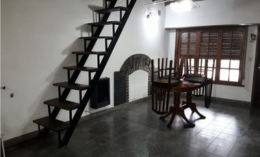 VENTA CASA 3 AMB GRAN PARQUE Y GALPON barrio 2 de abril