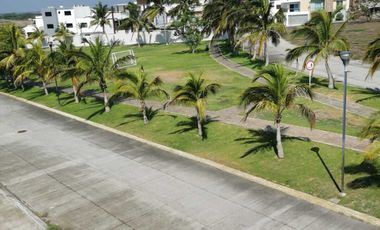 CASA EN VENTA CON ALBERCA REC. EN P.B. FRACC. LOMAS DIAMANTE RIVIERA VERACRUZANA