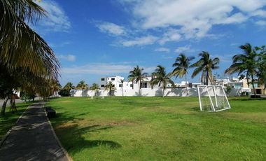 CASA EN VENTA CON ALBERCA REC. EN P.B. FRACC. LOMAS DIAMANTE RIVIERA VERACRUZANA