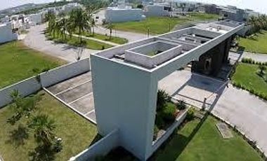 CASA EN VENTA CON ALBERCA REC. EN P.B. FRACC. LOMAS DIAMANTE RIVIERA VERACRUZANA