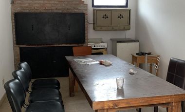 Excelente establecimiento de 1600 m2 S/2620 DE TERRENO 1000 M2 DE PLAYA