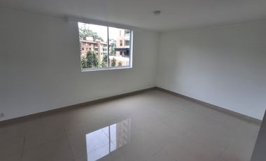 apartamento en arriendo en loma de las brujas. Cod A214137