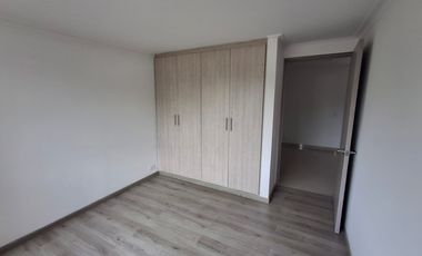 apartamento en arriendo en loma de las brujas. Cod A214137