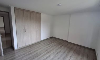 apartamento en arriendo en loma de las brujas. Cod A214137