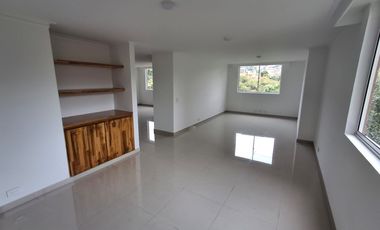 apartamento en arriendo en loma de las brujas. Cod A214137