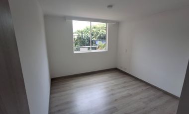apartamento en arriendo en loma de las brujas. Cod A214137