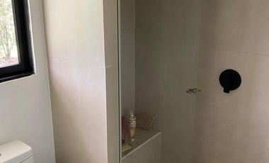 casa en arriendo/venta en canelon. Cod V16565