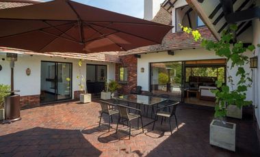 casa en arriendo/venta en canelon. Cod V16565